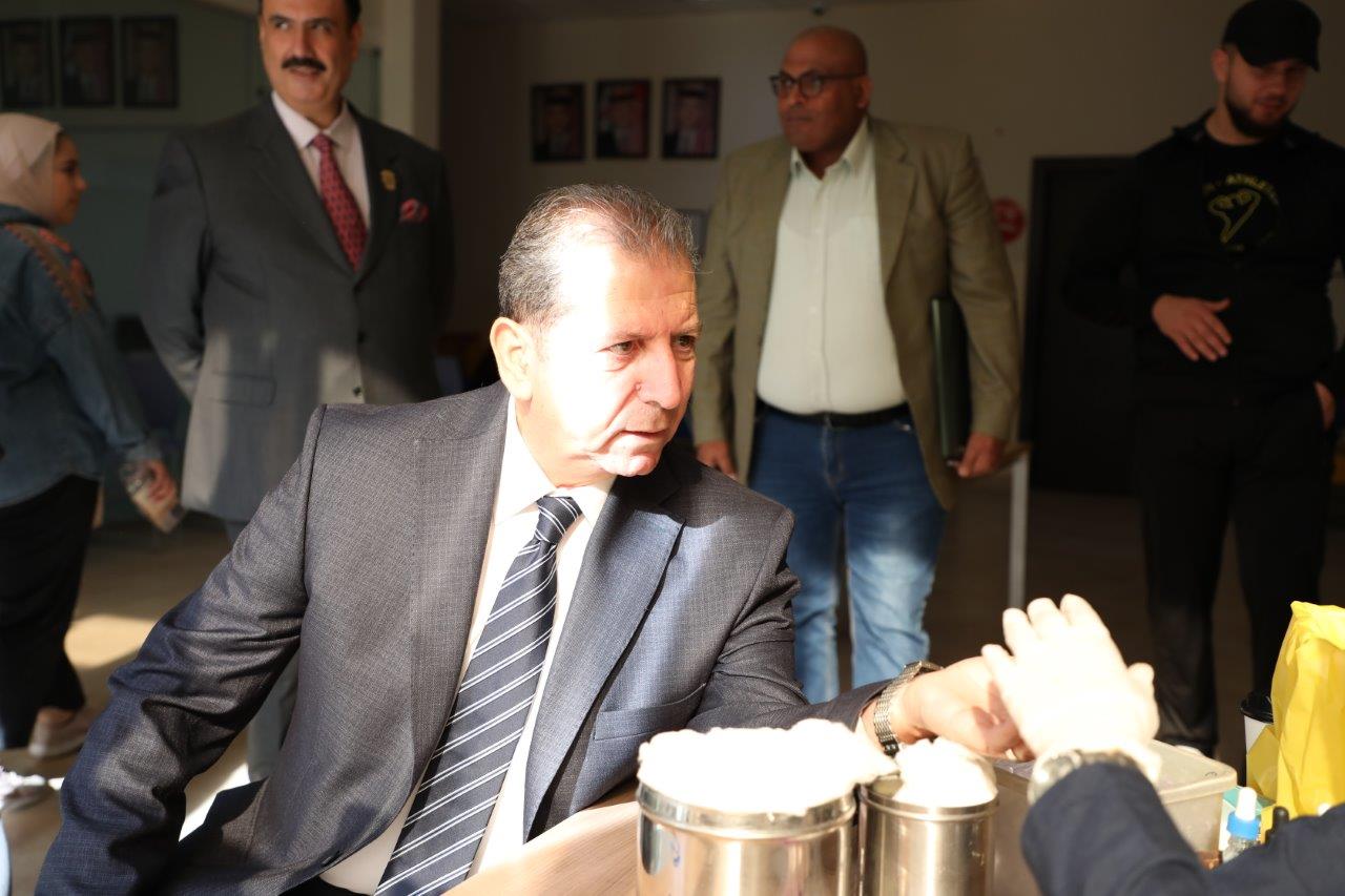 حملة التبرع بالدم للأشقاء في غزة من جامعة عمان العربية 10