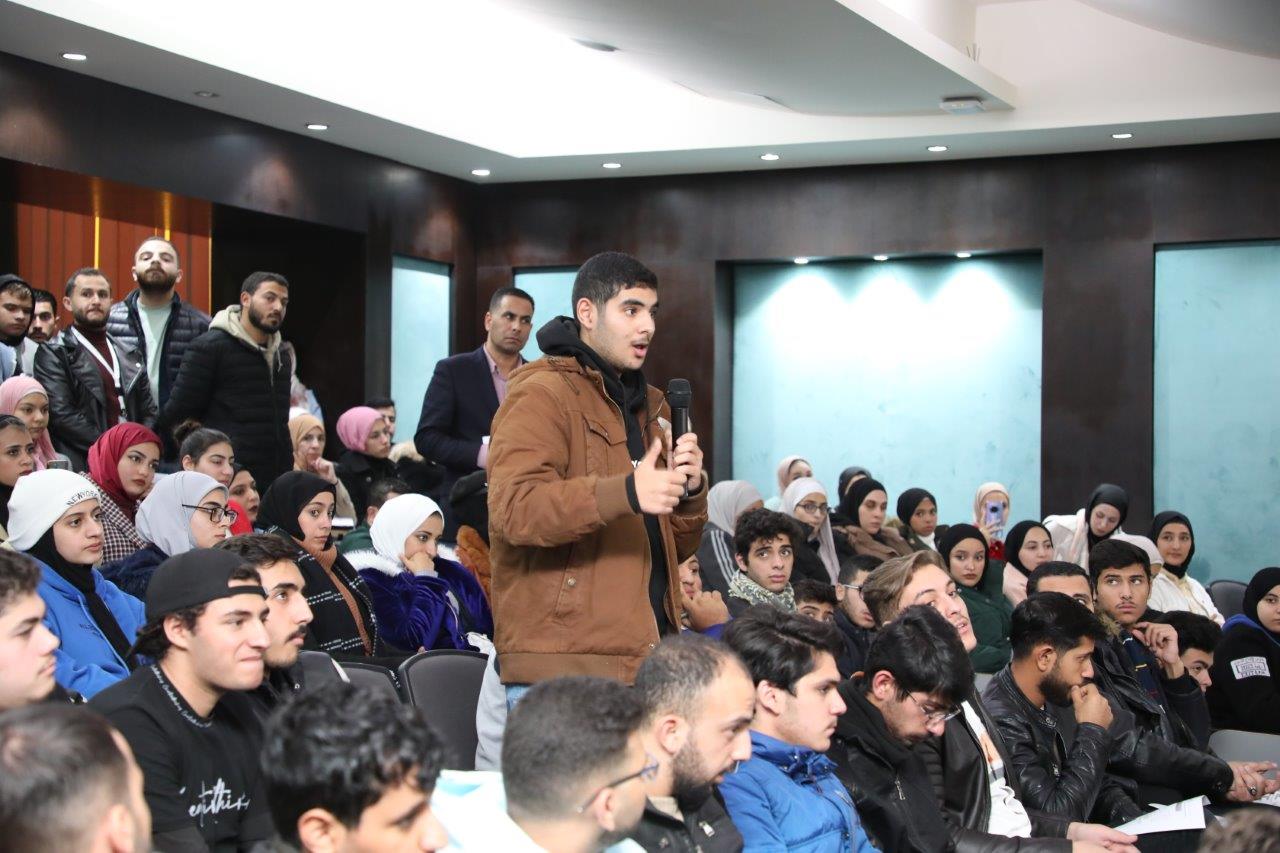 ندوة حوارية في جامعة عمان العربية بعنوان: "حرب غزة.. أبعاد ودلالات" 14