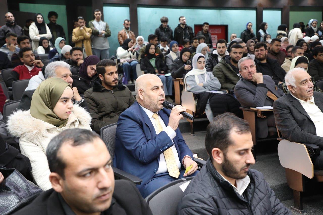 ندوة حوارية في جامعة عمان العربية بعنوان: "حرب غزة.. أبعاد ودلالات" 15