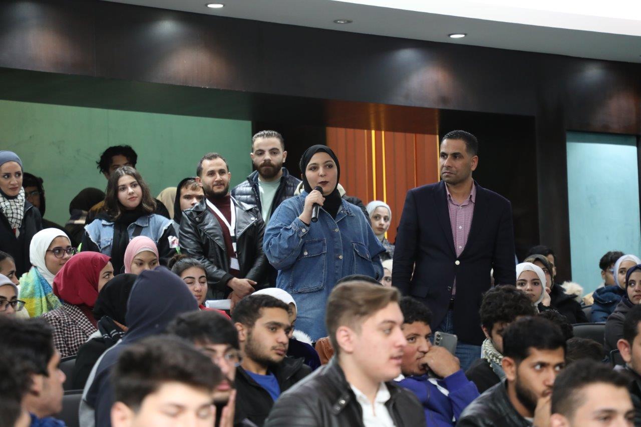 ندوة حوارية في جامعة عمان العربية بعنوان: "حرب غزة.. أبعاد ودلالات" 18