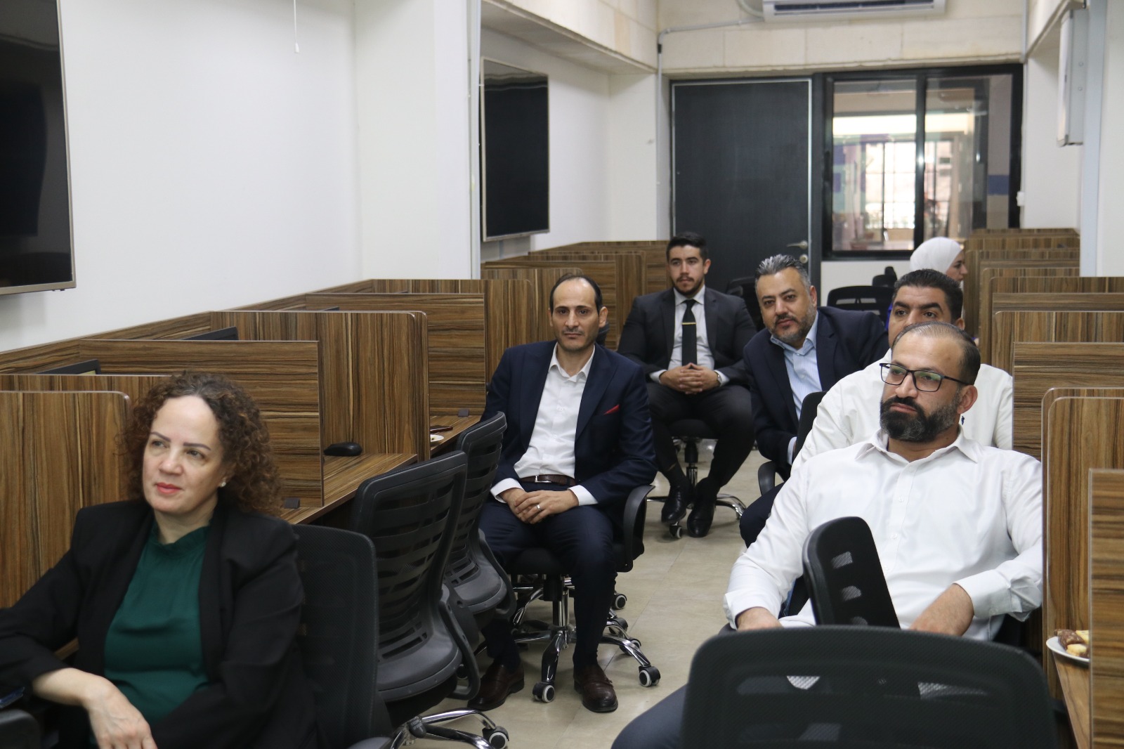 ورشة (التداول في البورصة الافتراضية) في جامعة عمان العربية 2