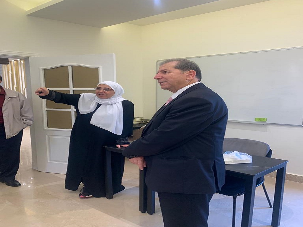 وفد من "عمان العربية" يزور مركز مشهور الجازي للإبداع 4