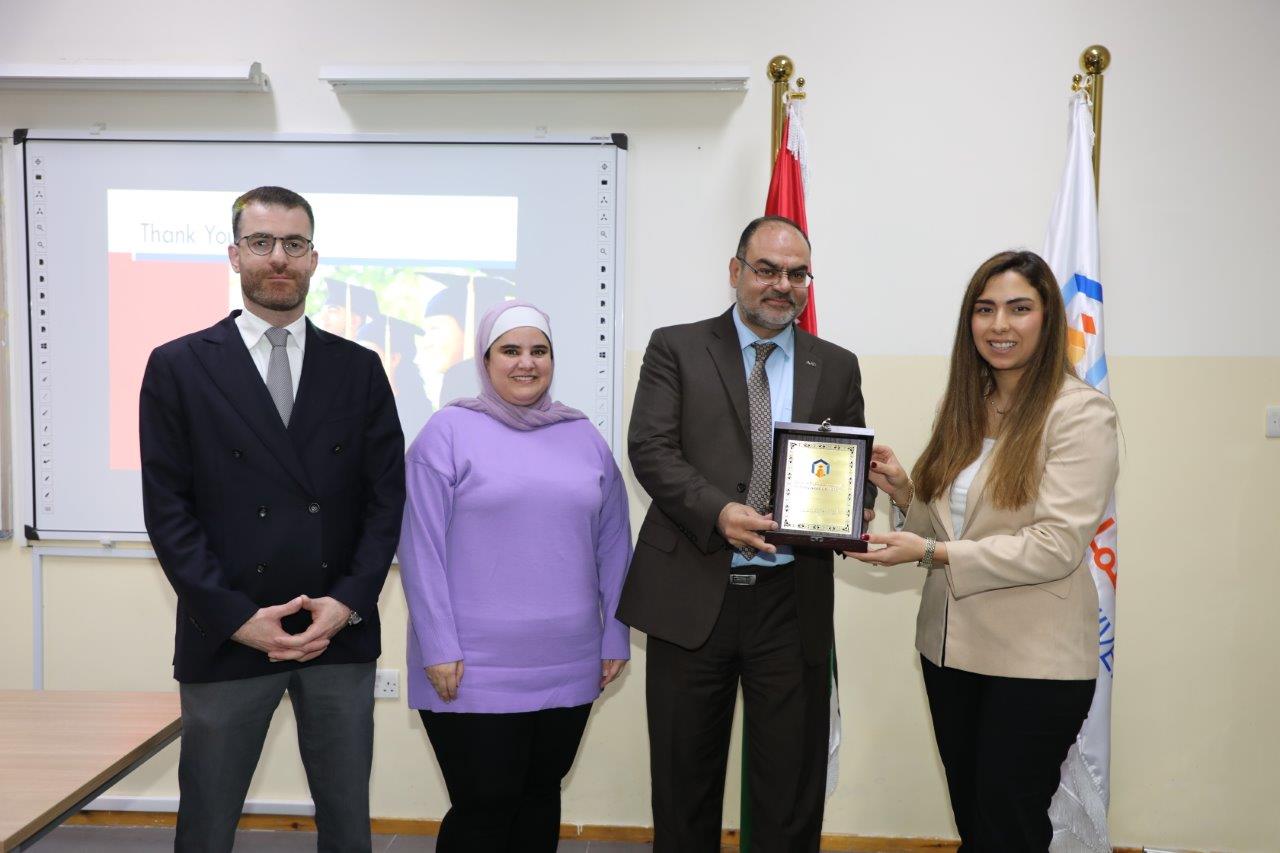 "عمان العربية" تستقبل وفداً من اللجنة الأمريكية للتبادل التعليمي فولبرايت - الأردن5