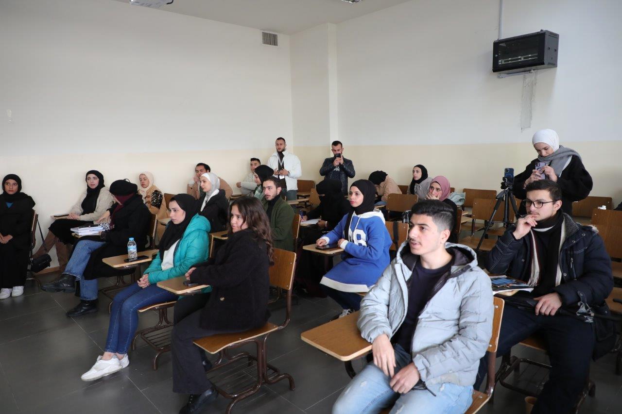 ورشة توعوية بعنوان "احتياجات سوق العمل وكيفية الاستعداد لحياة ما بعد التخرج" في "جامعة عمان العربية"1