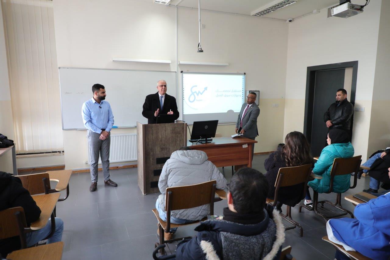ورشة توعوية بعنوان "احتياجات سوق العمل وكيفية الاستعداد لحياة ما بعد التخرج" في "جامعة عمان العربية"3