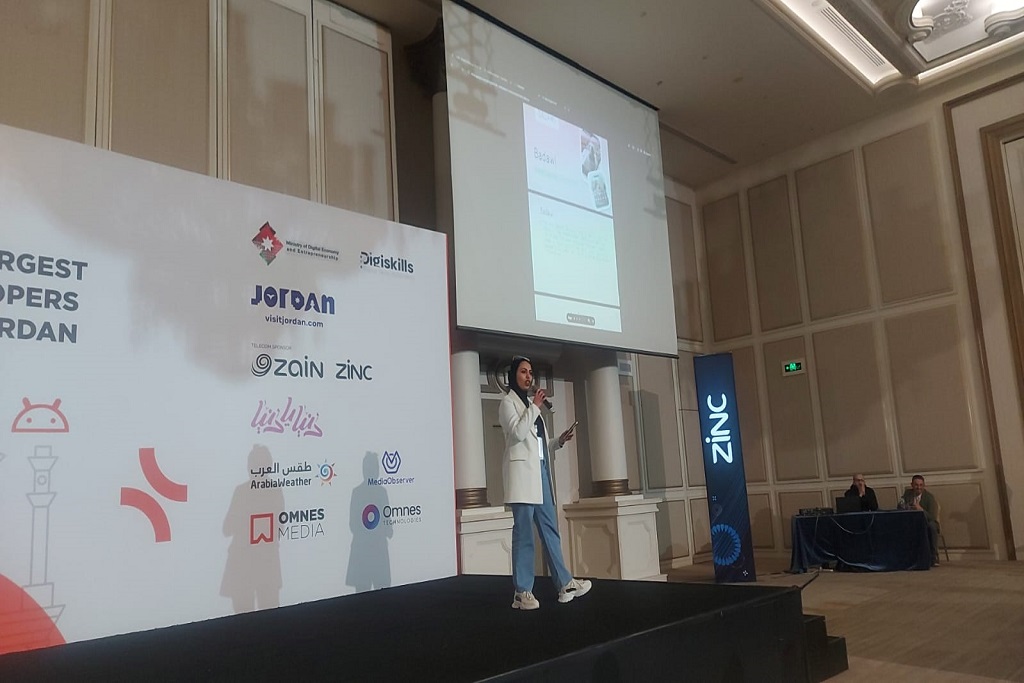 طلبة وخريجو كلية العلوم الحاسوبية والمعلوماتية في جامعة عمان العربية يتألقون في مؤتمر Droidcon Amman 24 4