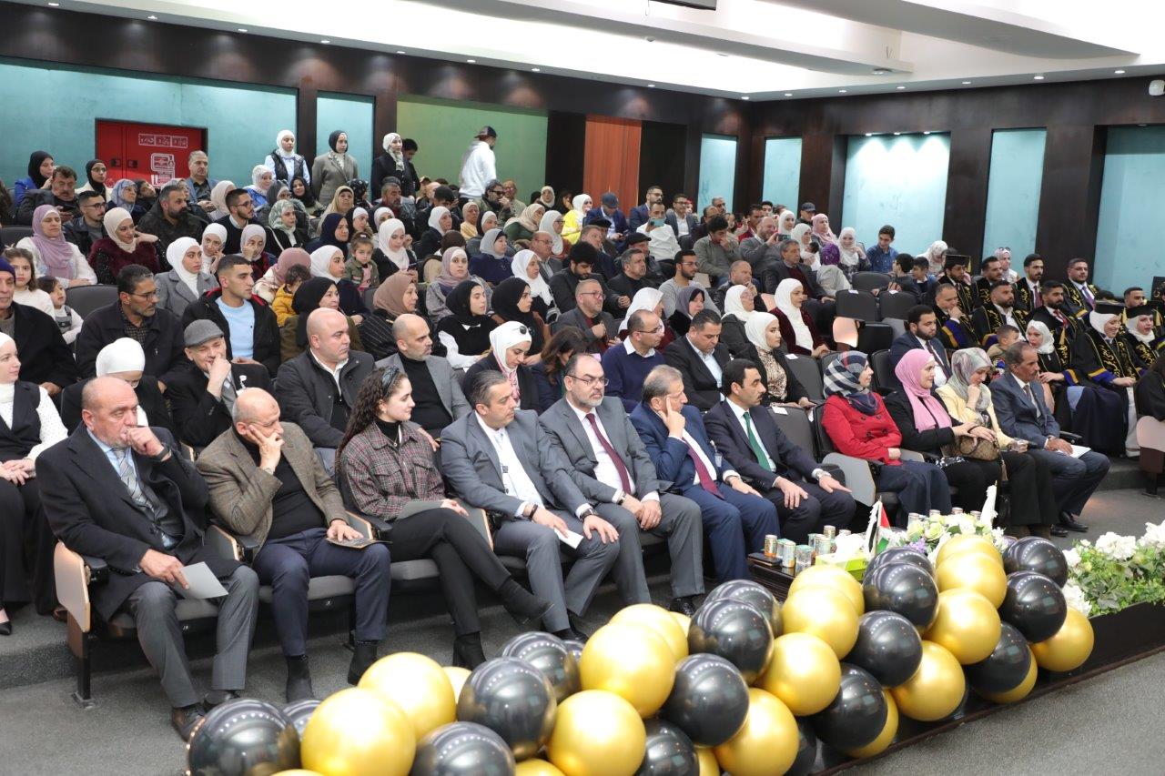 خريجو صيدلة "عمان العربية" يؤدون القسم القانوني ملتزمين بأخلاقيات المهنة8