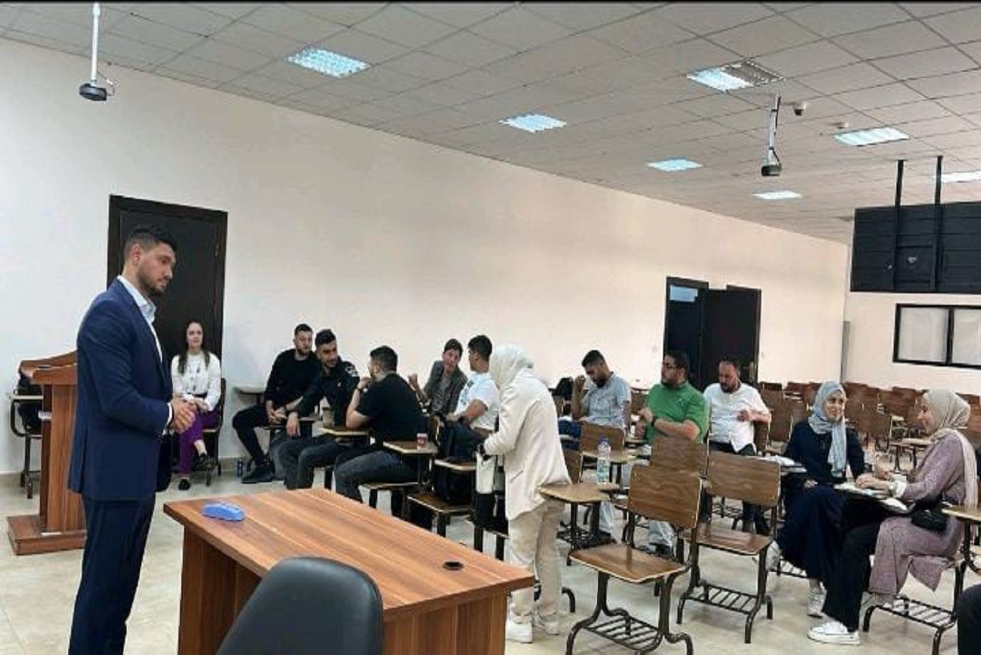 ورشة "المهارات الحياتية في الحياة العملية" لطلبة جامعة عمان العربية1