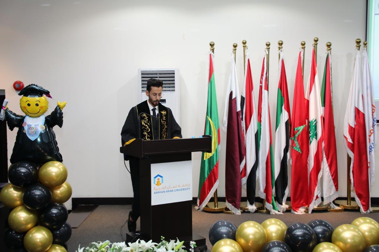 طلبة الصيدلة في "عمان العربية" يؤدون القسم أمام نقيب الصيادلة بحضور رئيس الجامعة4