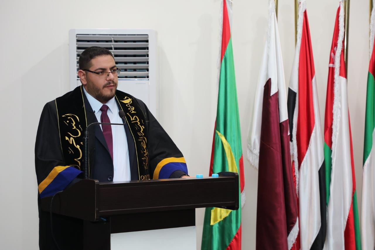 طلبة الصيدلة في "عمان العربية" يؤدون القسم أمام نقيب الصيادلة بحضور رئيس الجامعة6