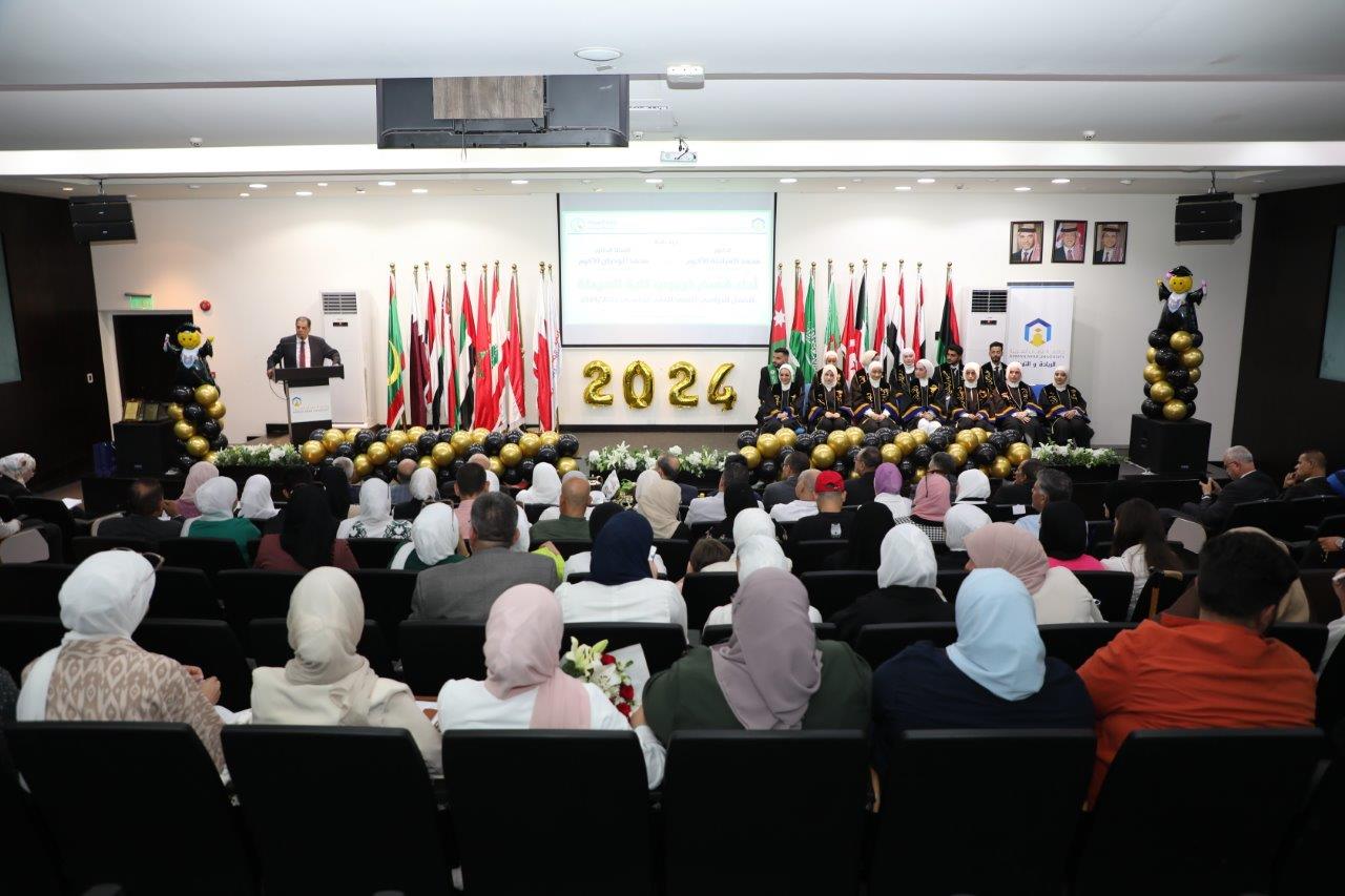 طلبة الصيدلة في "عمان العربية" يؤدون القسم أمام نقيب الصيادلة بحضور رئيس الجامعة14