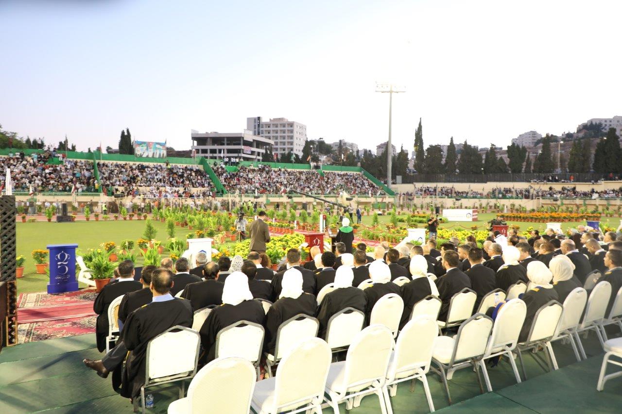الجازي يرعى حفل تخريج فوج اليوبيل الفضي لجامعة عمان العربية14