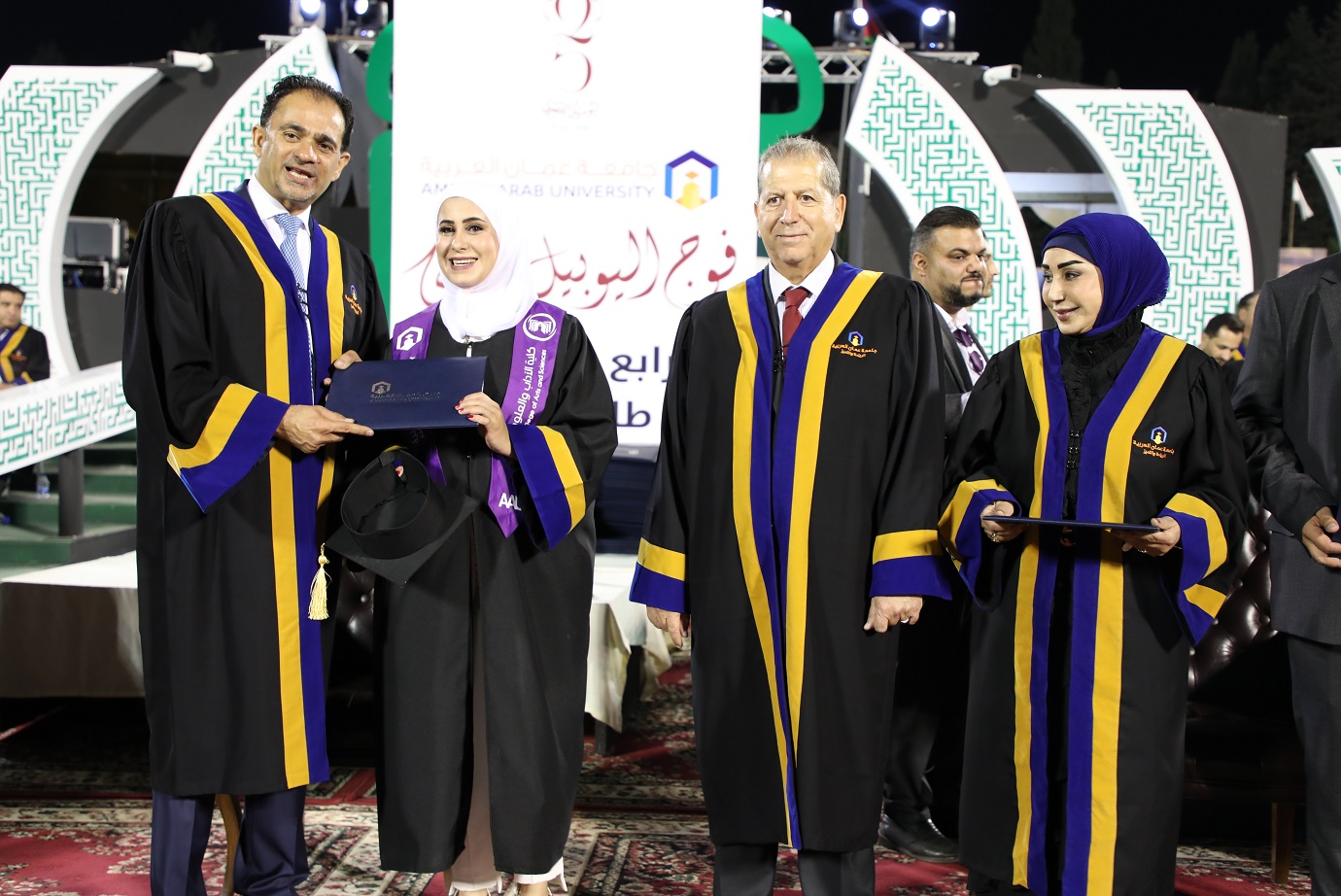 جامعة عمان العربية تزهو بخريجيها من فوج اليوبيل الفضي الرابع والعشرون34