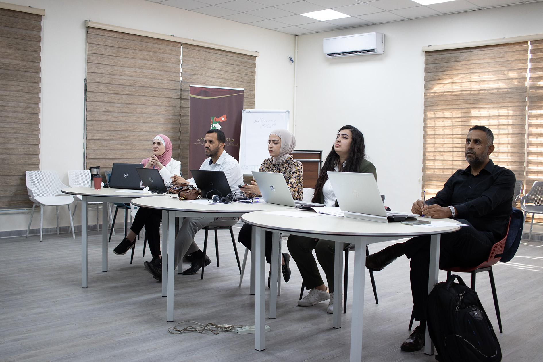جامعة عمان العربية تشارك في تحكيم مشاريع في شركة انتروجيت2