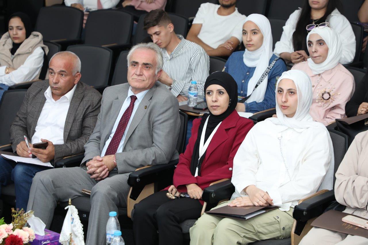 استشارات وتدريب عمان العربية ينفذ ورشة "اكتشف قدراتك" بالتعاون مع مجتمع طلال أبو غزالة للمعرفة11