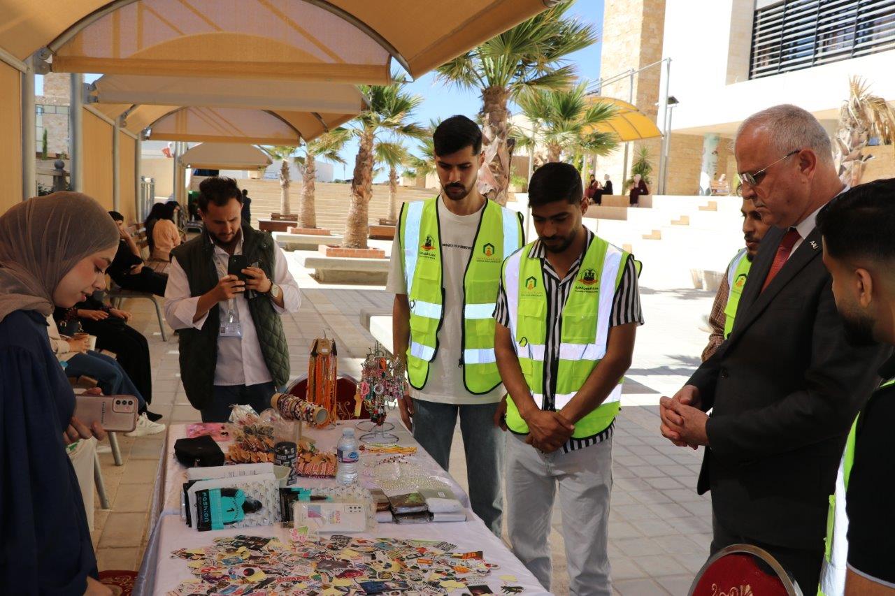 "عمان العربية" تنظّم فعالية "بازار الخير" لتعزيز التواصل المجتمعي ودعم المشاريع الريادية6