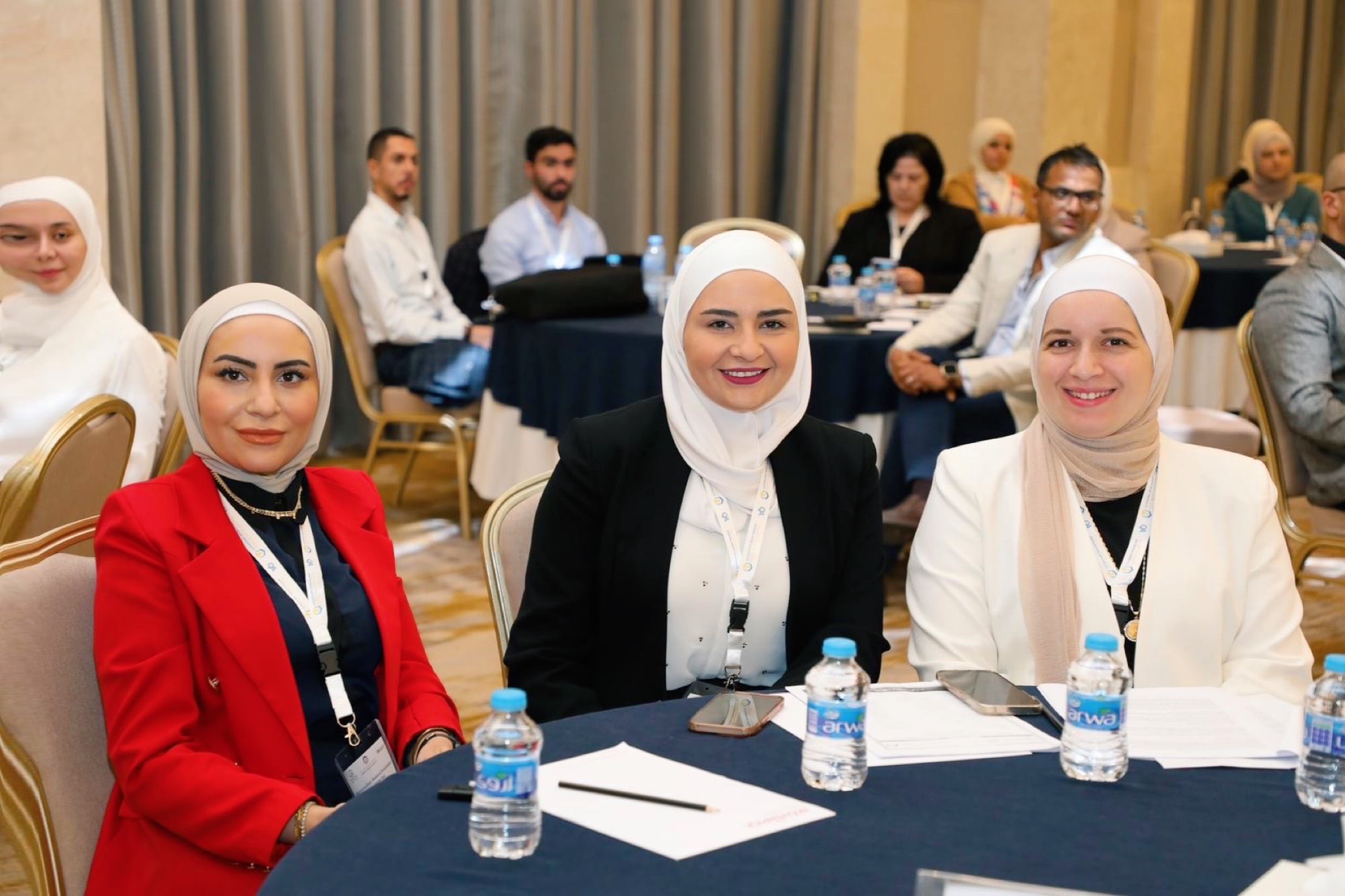 جائزة أفضل بوستر علمي في المؤتمر الدولي الأول لكلية الصيدلة في "عمان العربية" من نصيب نسيبة القطيش4