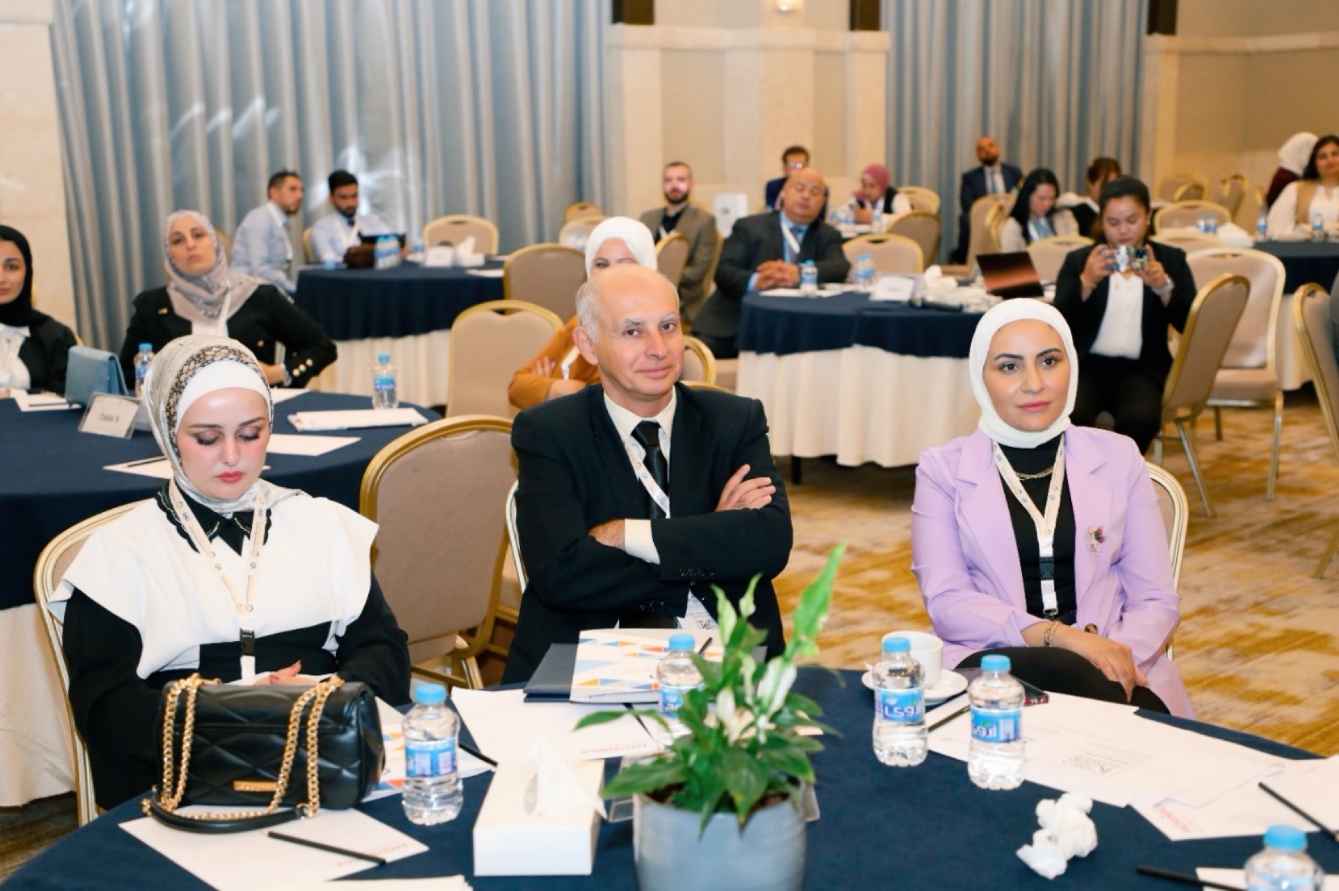 جائزة أفضل بوستر علمي في المؤتمر الدولي الأول لكلية الصيدلة في "عمان العربية" من نصيب نسيبة القطيش6