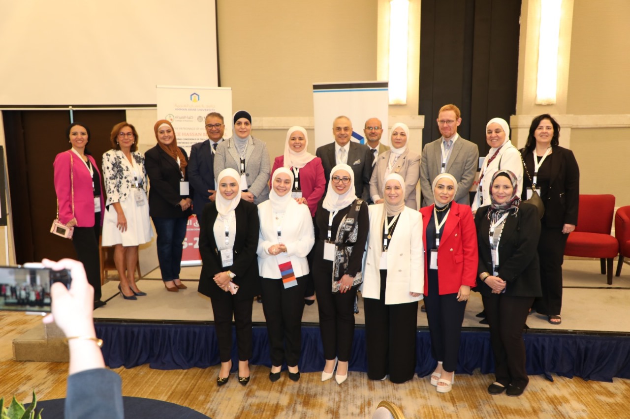 جائزة أفضل بوستر علمي في المؤتمر الدولي الأول لكلية الصيدلة في "عمان العربية" من نصيب نسيبة القطيش3