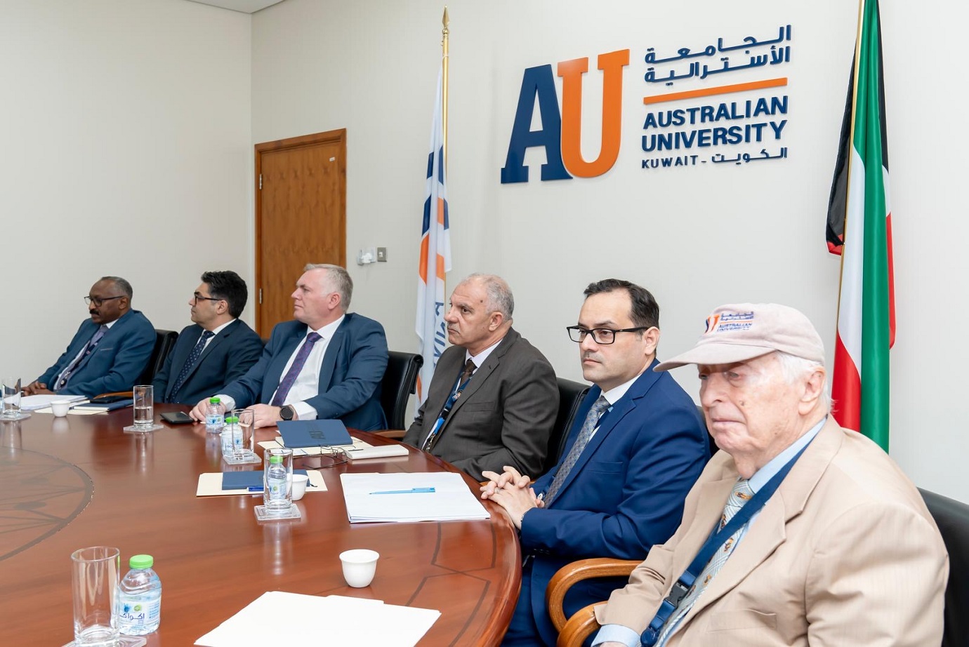 رئيس جامعة عمان العربية يزور الجامعة الاسترالية في الكويت3