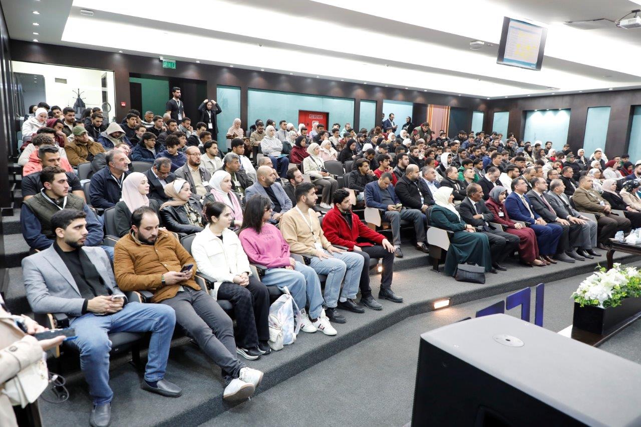 جامعة عمان العربية تفتتح الفرع الطلابي لمنظمة IEEE وتستعرض ابتكارات الطلبة في مجالات الهندسة والتكنولوجيا1