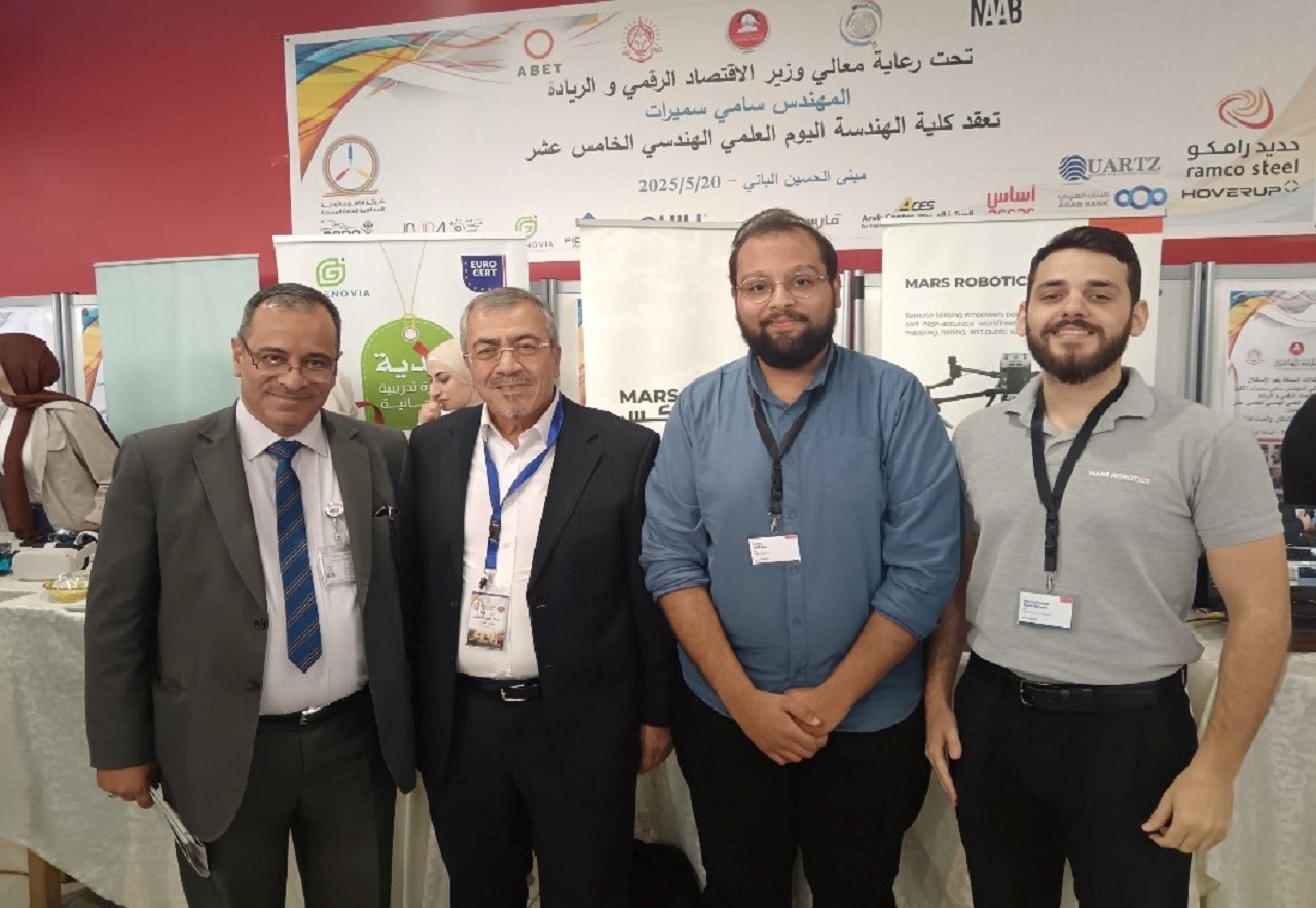 "كلية علوم الطيران في "عمان العربية" تشارك في اليوم العلمي الهندسي الخامس عشر لتعزيز الابتكار والصناعة2