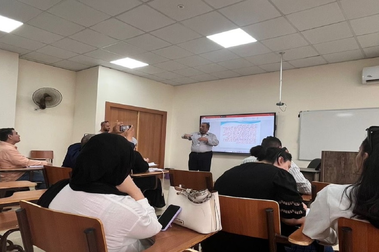 جامعة عمان العربية تعقد ورشة تدريبية حول "التحكيم الإلكتروني" لطلبة الحقوق3