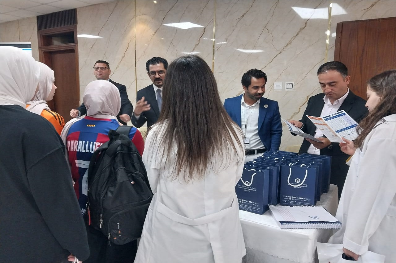 جامعة عمان العربية تشارك مدارس الاتحاد في فعالية "يوم التحدث الوظيفي"3