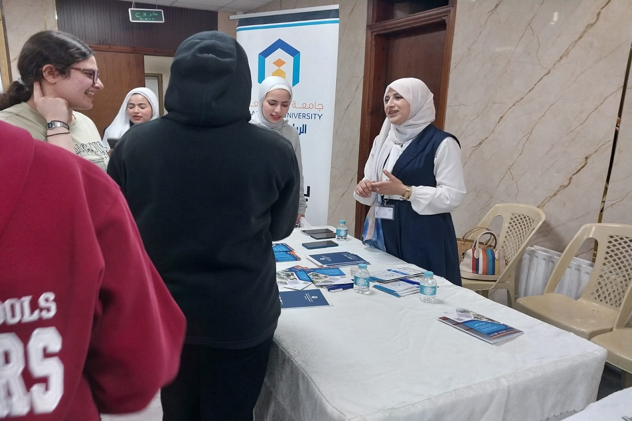 جامعة عمان العربية تشارك مدارس الاتحاد في فعالية "يوم التحدث الوظيفي"4