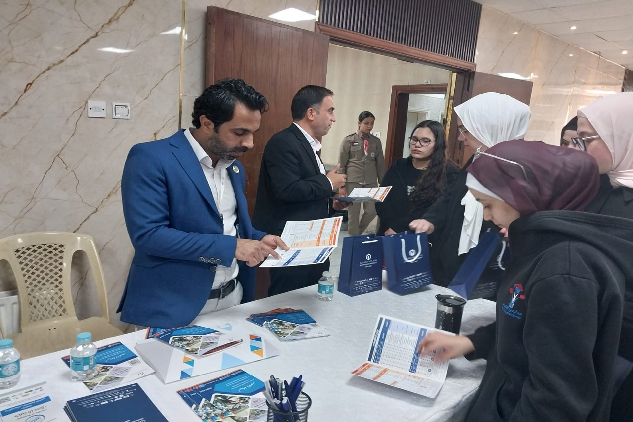 جامعة عمان العربية تشارك مدارس الاتحاد في فعالية "يوم التحدث الوظيفي"8