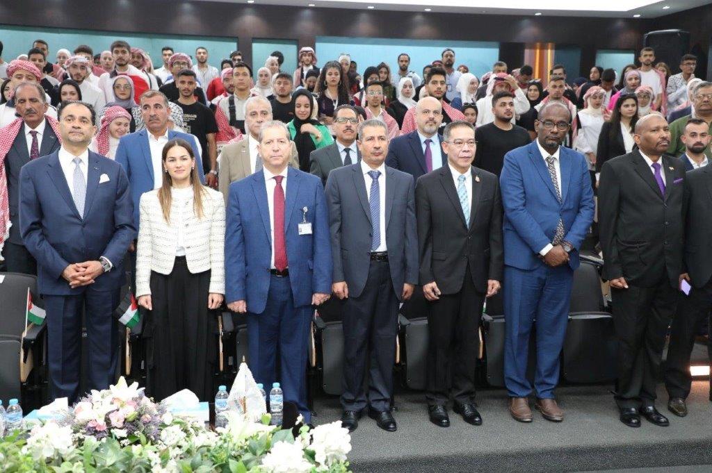 برعاية سمو الأميرة صالحة بنت عاصم جامعة عمان العربية تحتفل بعيد الاستقلال ويوم الجاليات30
