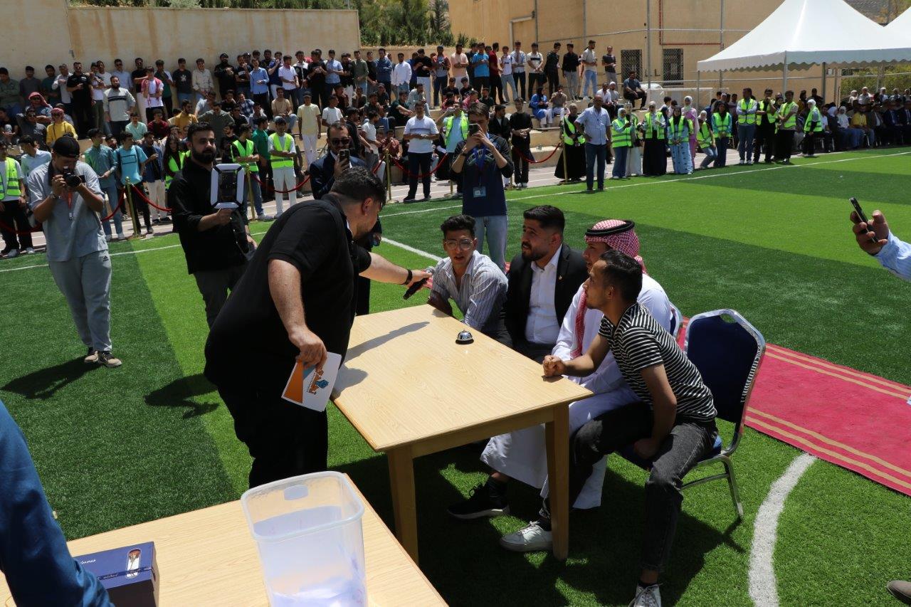 "عمان العربية" تُشعل روح التنافس بين طلبتها في "مسابقات التحدي" بحضور المؤثر أديب السمكي13