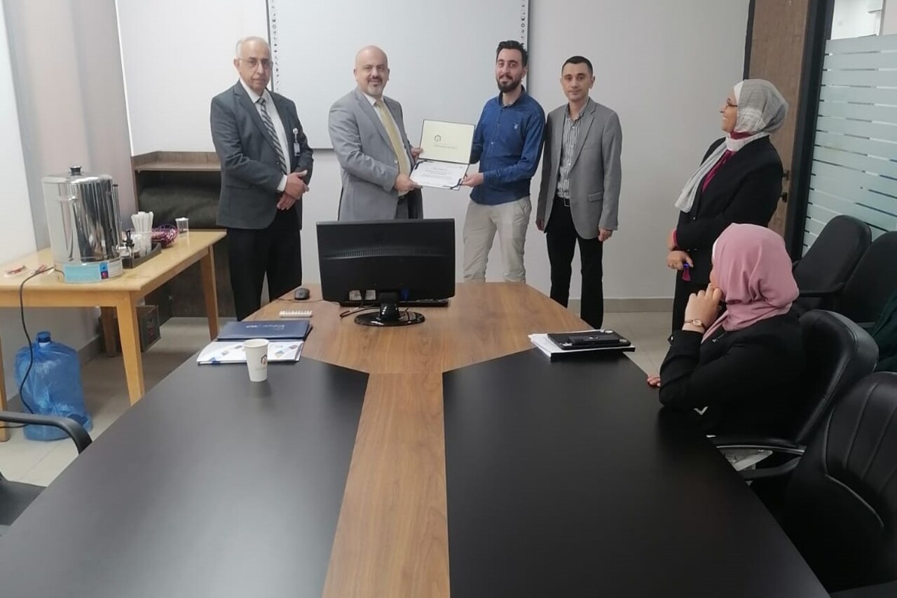 كلية تكنولوجيا المعلومات في "عمان العربية" تعقد مسابقة الرسالة في خمس دقائق لطلبة الدراسات العليا بنسختها الثالثة1