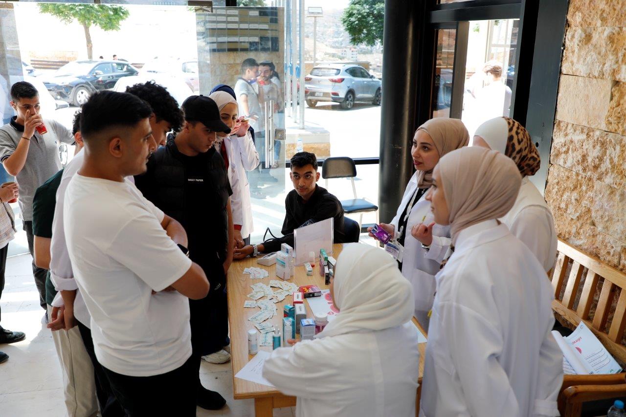 "اسأل الصيدلاني": مبادرة في جامعة عمان العربية لتعزيز الثقافة الدوائية والمسؤولية المهنية6