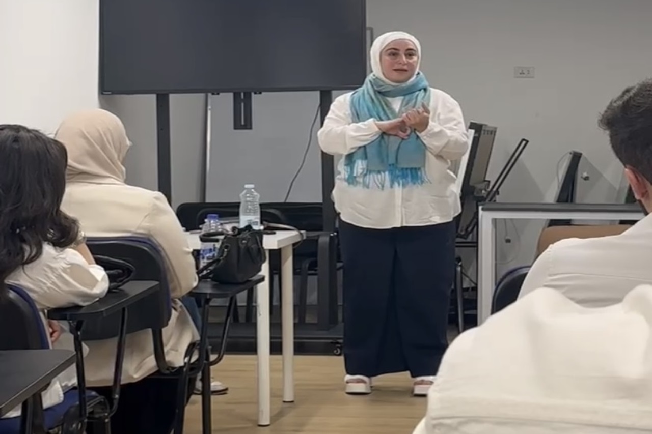 طلبة صيدلة "عمان العربية" يشاركون في الورشة التعريفية لمنتدى الصيادلة الأول في الأردن1