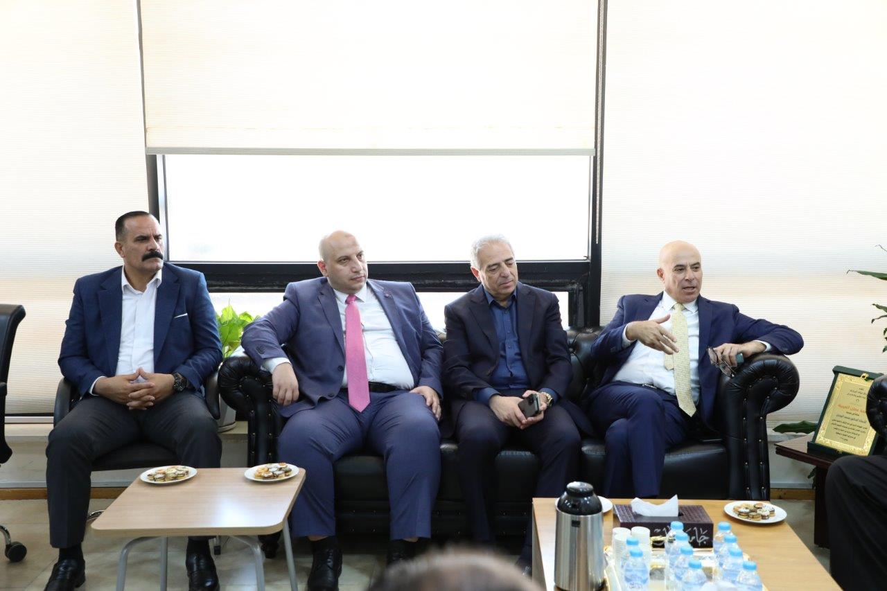 تعاون "عمان العربية" و"المنارة الإسلامية للتأمين" يفتح آفاق التدريب والتوظيف لطلبة كلية الأعمال4