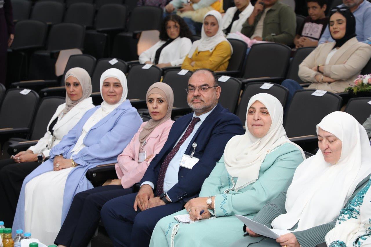 جامعة عمان العربية ترعى حفل تخريج طلبة الدبلوم التدريبي "الارشاد الاسري التربوي"3