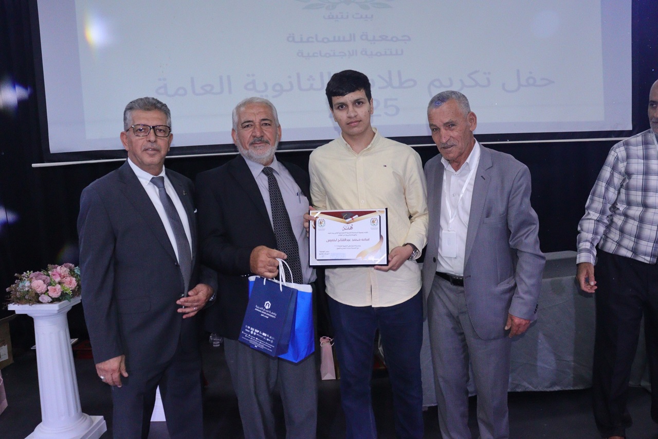 جامعة عمان العربية تحتفي بالطلبة المتفوقين وتستعرض تخصصاتها الجديدة في مدارس الحصاد3