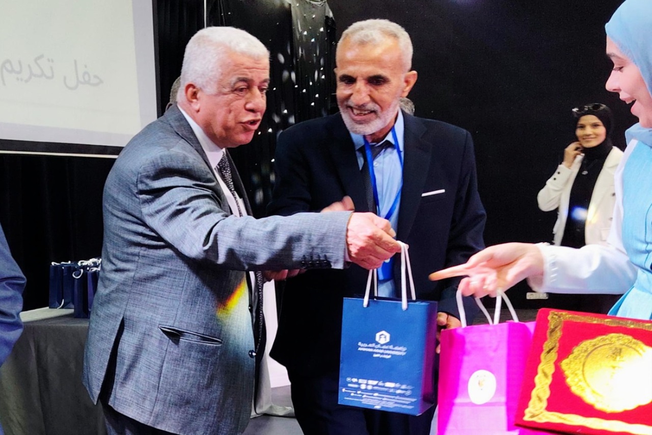 جامعة عمان العربية تحتفي بالطلبة المتفوقين وتستعرض تخصصاتها الجديدة في مدارس الحصاد10