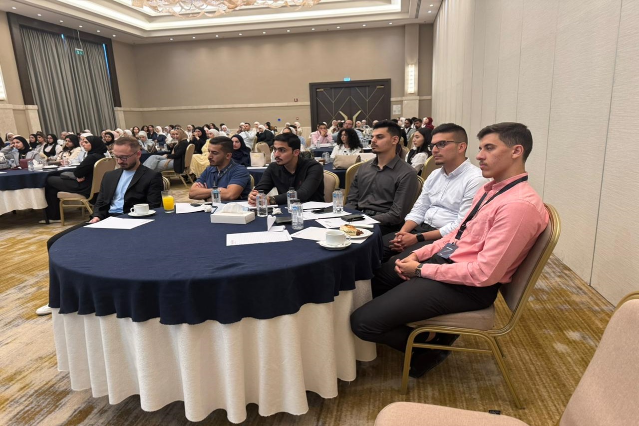 صيدلة "عمان العربية" تشارك في المنتدى السنوي السابع لاتحاد طلبة الصيدلة الأردنيين2