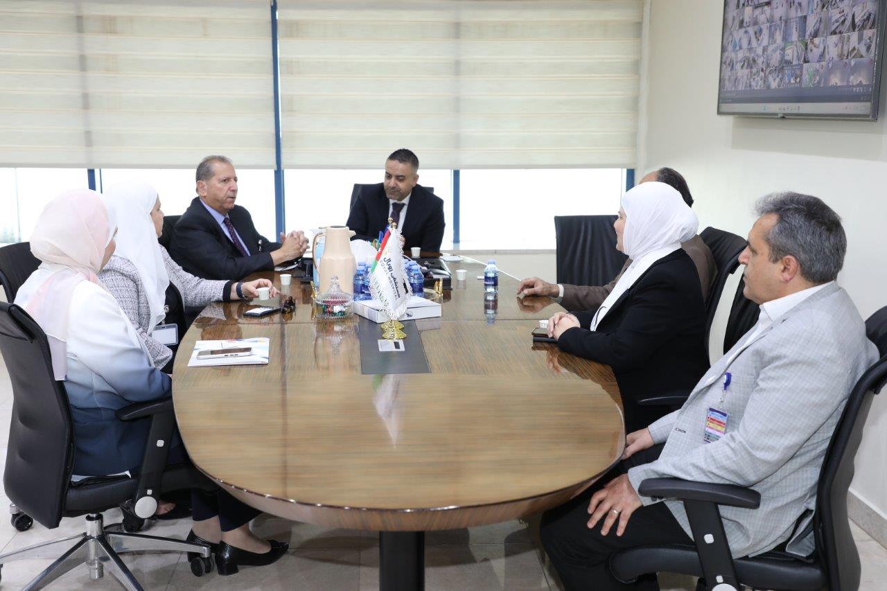 "عمان العربية" توقع اتفاقية تعاون مع مستشفى الرويال لتدريب وتأهيل طلبة كلية الصيدلة8