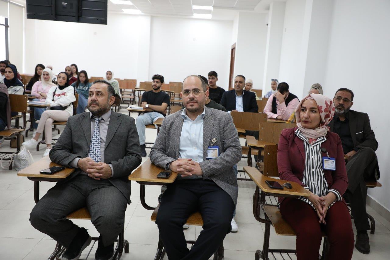 كلية الحقوق في جامعة عمان العربية تعزز التواصل مع طلبتها3