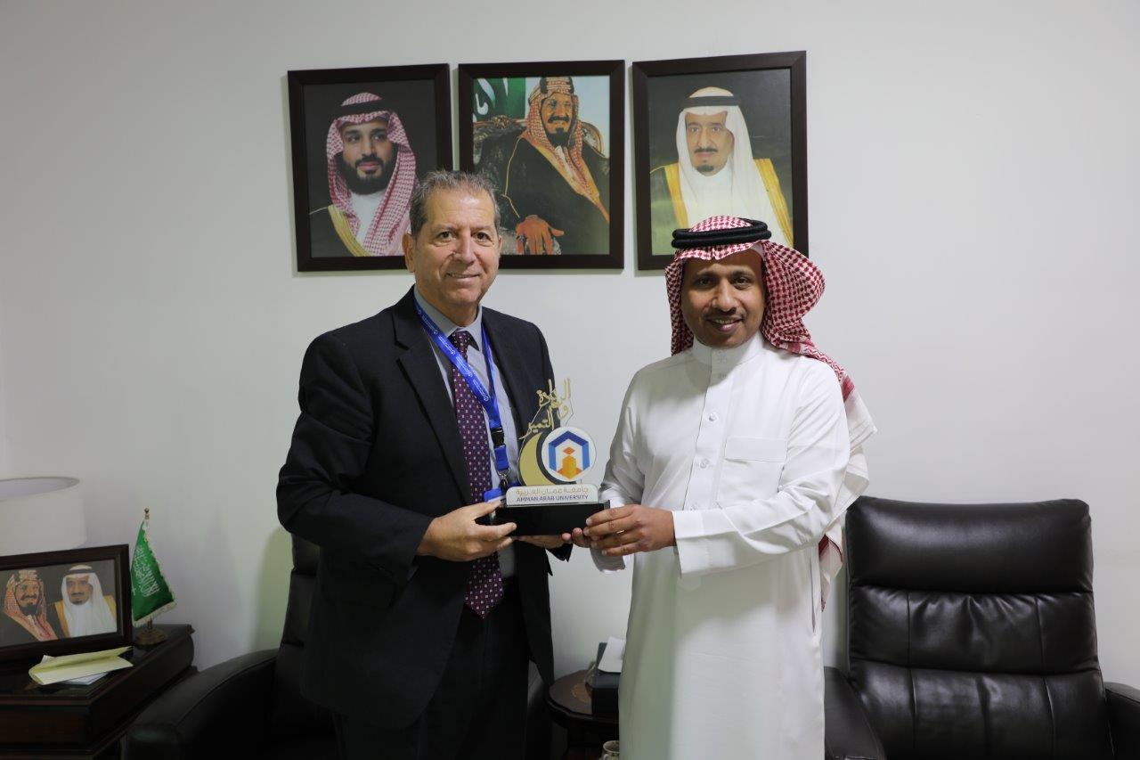 رئيس جامعة عمان العربية يلتقي القائم بأعمال الملحقية الثقافية السعودية لبحث سُبل التعاون وتطوير شؤون الطلبة8