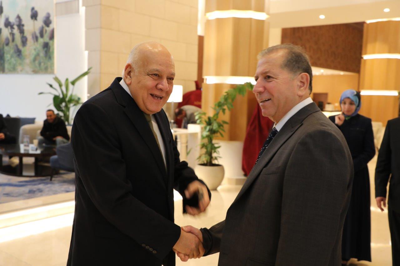 برعاية الأمين العام لاتحاد الجامعات العربية "عمّان العربية" تنظّم مؤتمرًا دوليًا لبحث أثر الحروب والنزاعات على التنمية المستدامة2