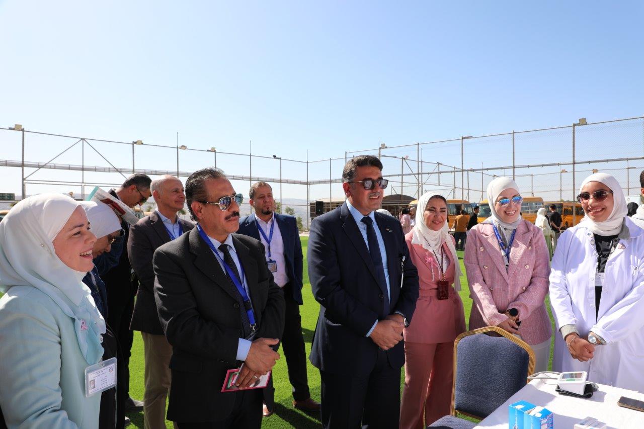 صيدلة "عمان العربية" تنظم اليوم الصحي لمنتسبيها تحت شعار "صحتك بتهمنا"14