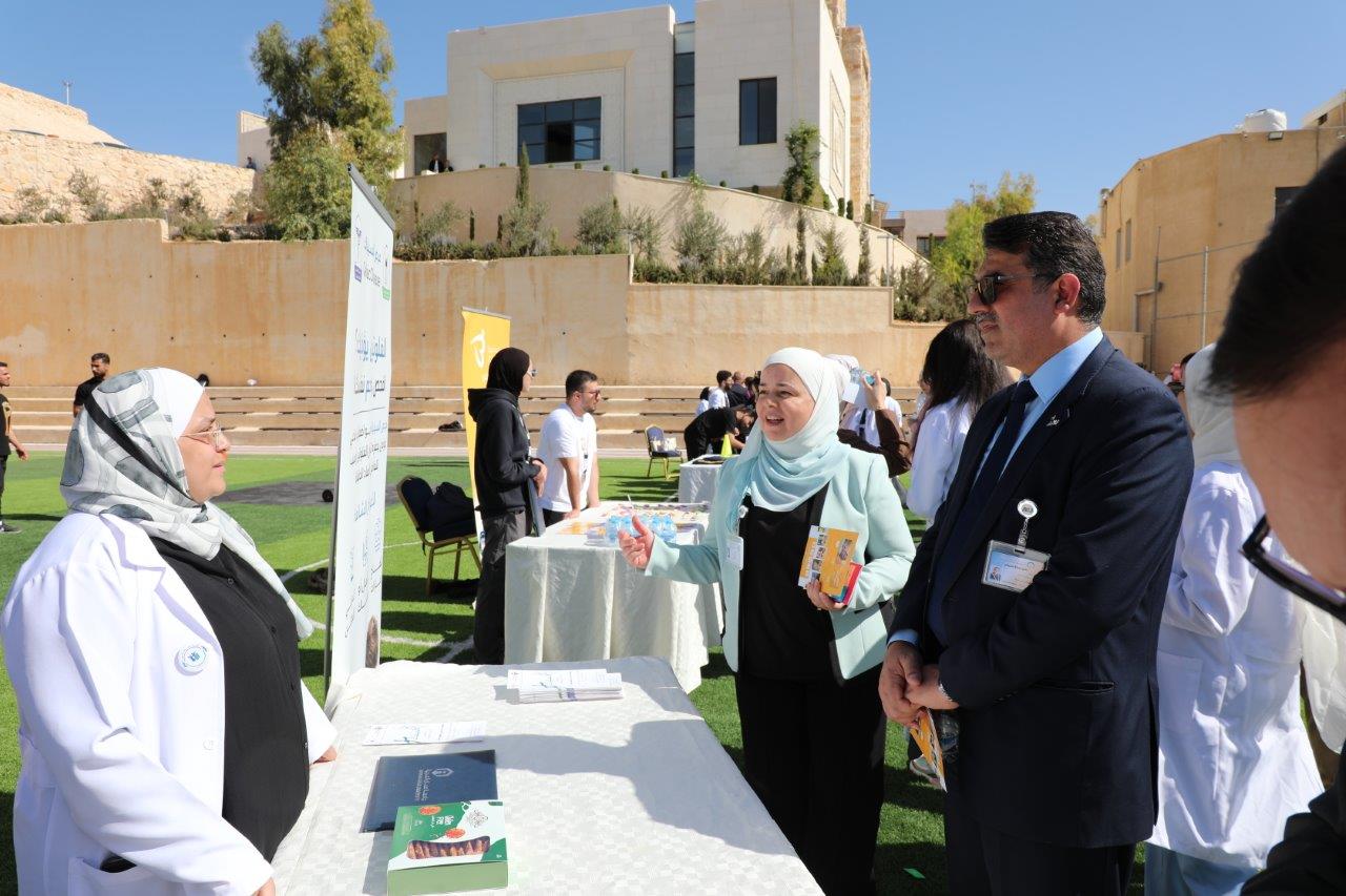 صيدلة "عمان العربية" تنظم اليوم الصحي لمنتسبيها تحت شعار "صحتك بتهمنا"20