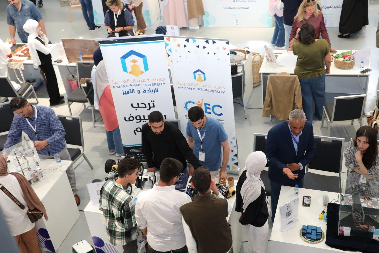 مركز الإبداع والابتكار وريادة الأعمال في "عمان العربية" يشارك في ملتقى الصناّع 2025 لتعزيز الابتكار وريادة الأعمال3