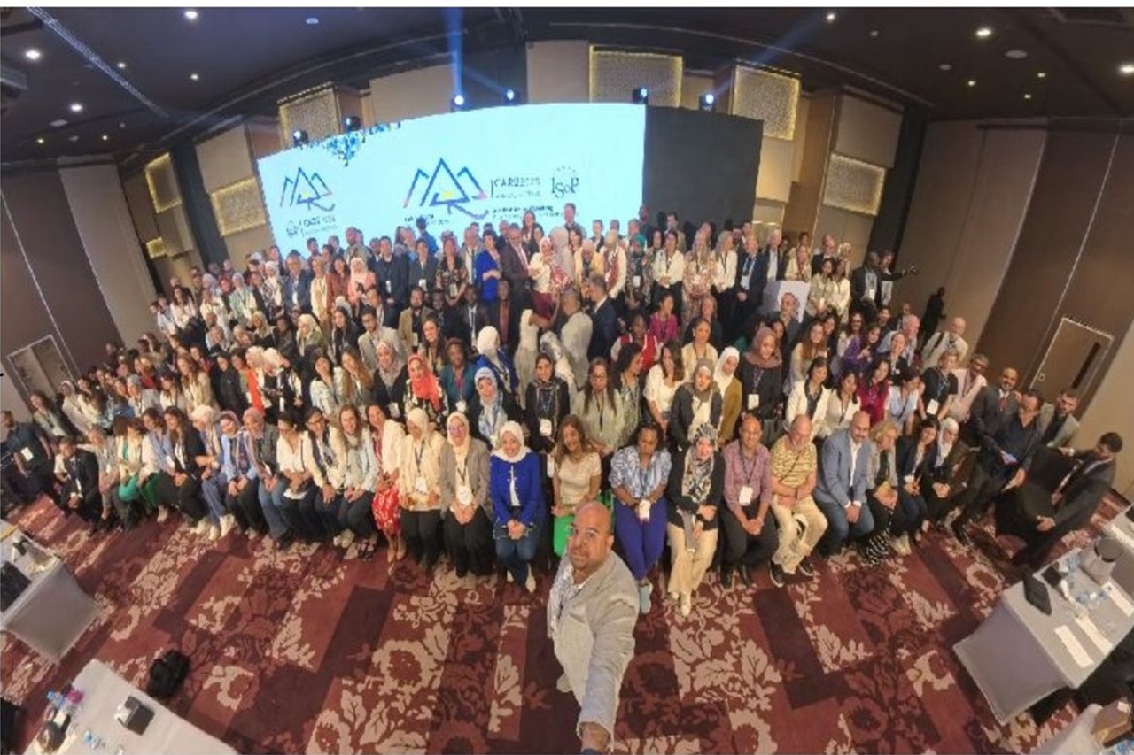 صيدلة "عمان العربية" تشارك في المؤتمر الدولي النوعي الرابع والعشرين لليقظة الدوائية (ISoP 2025) في القاهرة1