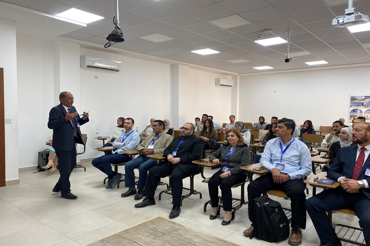 كلية الهندسة في "عمان العربية" تلتقي بطلبتها3