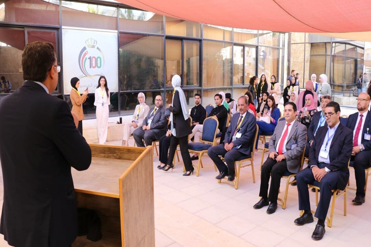 جامعة عمان العربية تحت شعار "معماري سنفور11